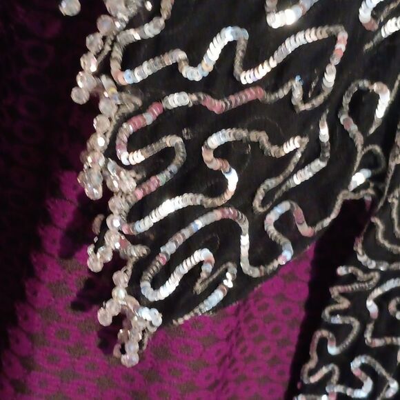 🤠Beautiful Vintage Sheer Sequined Top With Seperate Satin Tank Top Size Medium - Picture 3 of 8